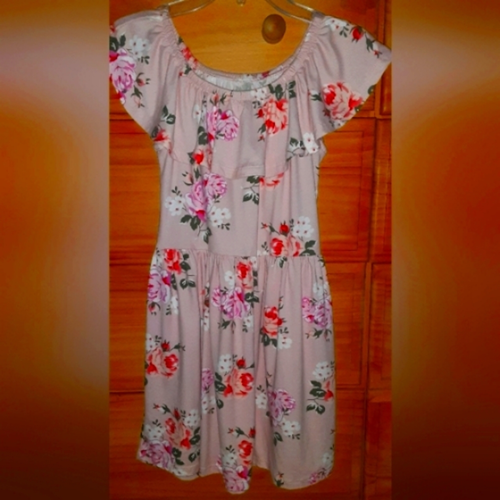 Pink Floral Off shoulder girls' medium Poof Girl very soft flowy dress- LIKE NEW